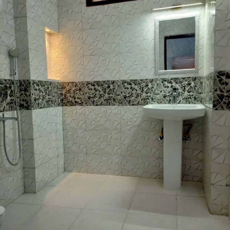 Bathroom, malviya nagar 2 Bedroom 900 Sq.Ft. Builder Floor In Malviya Nagar Delhi 9810813