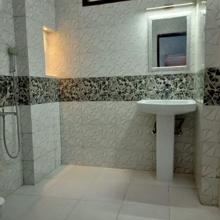 Bathroom, malviya nagar 2 Bedroom 900 Sq.Ft. Builder Floor In Malviya Nagar Delhi 9810813