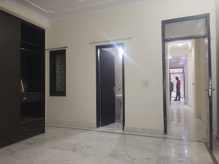 Room, lajpat nagar 4 2 Bedroom 1000 Sq.Ft. Builder Floor In Lajpat Nagar 4 Delhi 9810822