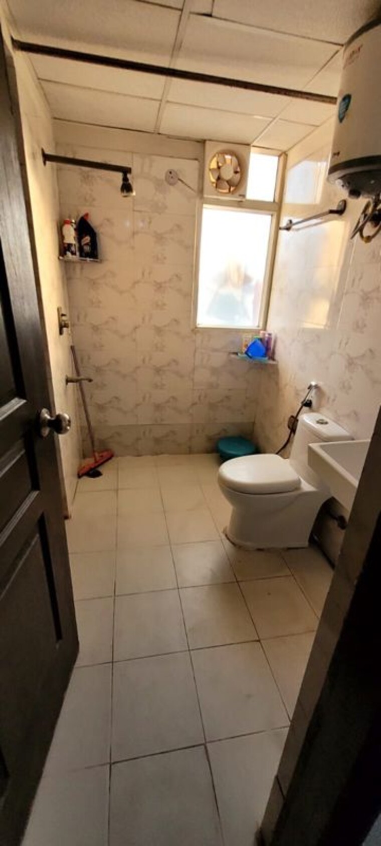 Bathroom, sethi-max-royal 3.5 Bedroom 1455 Sq.Ft. Apartment In Sector 76 Noida 9810823