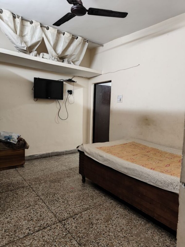 Kitchen, sarita vihar 1 Bedroom 400 Sq.Ft. Independent House In Sarita Vihar Delhi 9810831