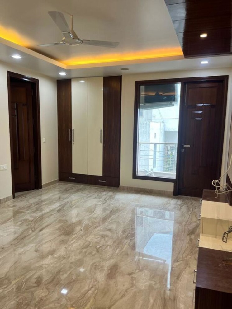 Room, greater kailash i 4 Bedroom 4500 Sq.Ft. Builder Floor In Greater Kailash I Delhi 9810832