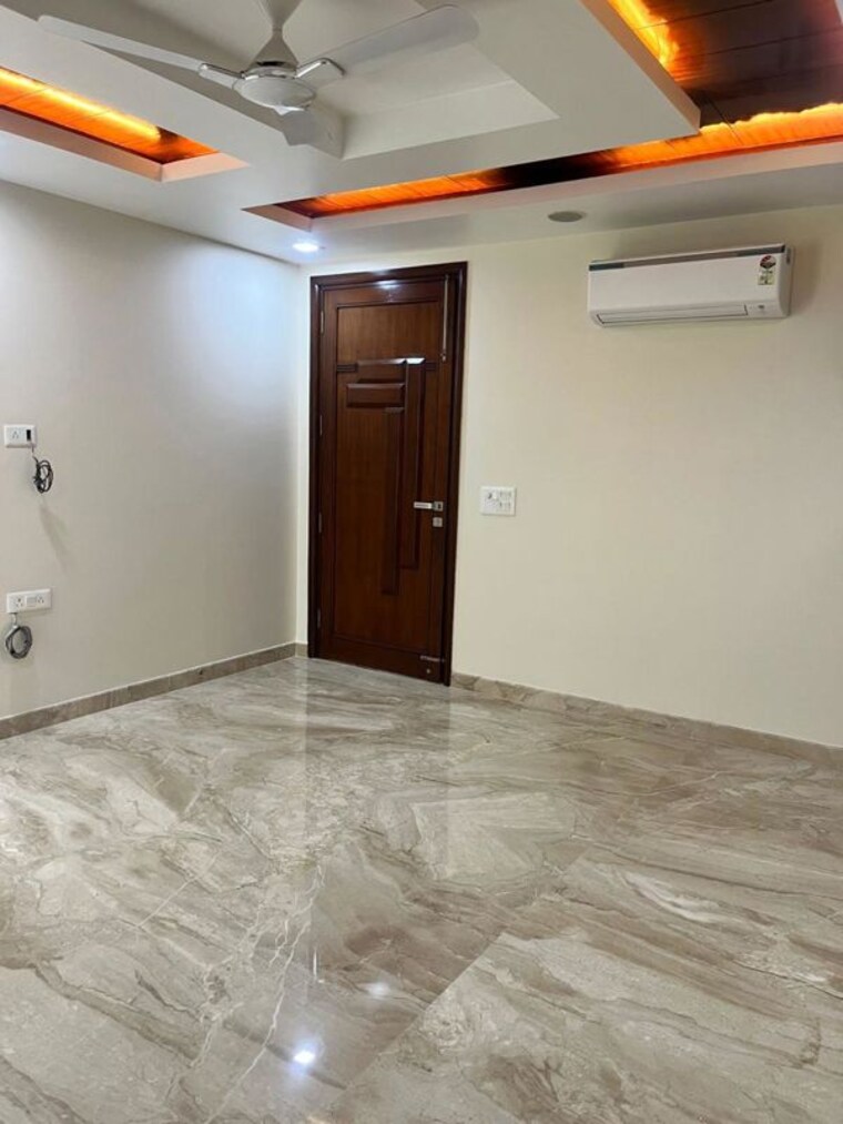 Room, greater kailash i 4 Bedroom 4500 Sq.Ft. Builder Floor In Greater Kailash I Delhi 9810832