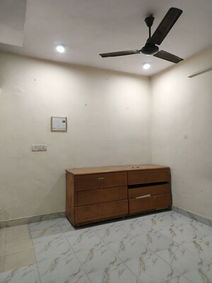 Furnished Amenities in 1 BHK Independent House at Sarita Vihar – for Rent
