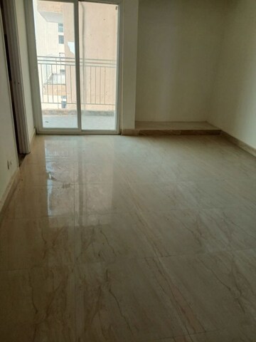 Room in 2 BHK Apartment at Migsun Green Mansion, Zeta I Greater Noida – for Sale