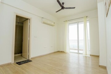 Room in 3 BHK Apartment at DLF Regal Gardens, Sector 90 – for Sale
