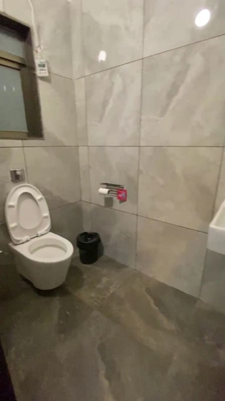 Washroom, chandak-unicorn Commercial Office Space 1100 Sq.Ft. In Andheri West Mumbai 9810865