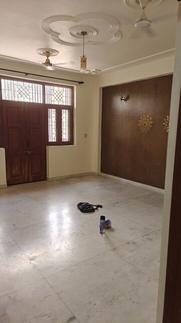 Room in 3 BHK Apartment at Spectrum@Metro, Sector 75 – for Rent