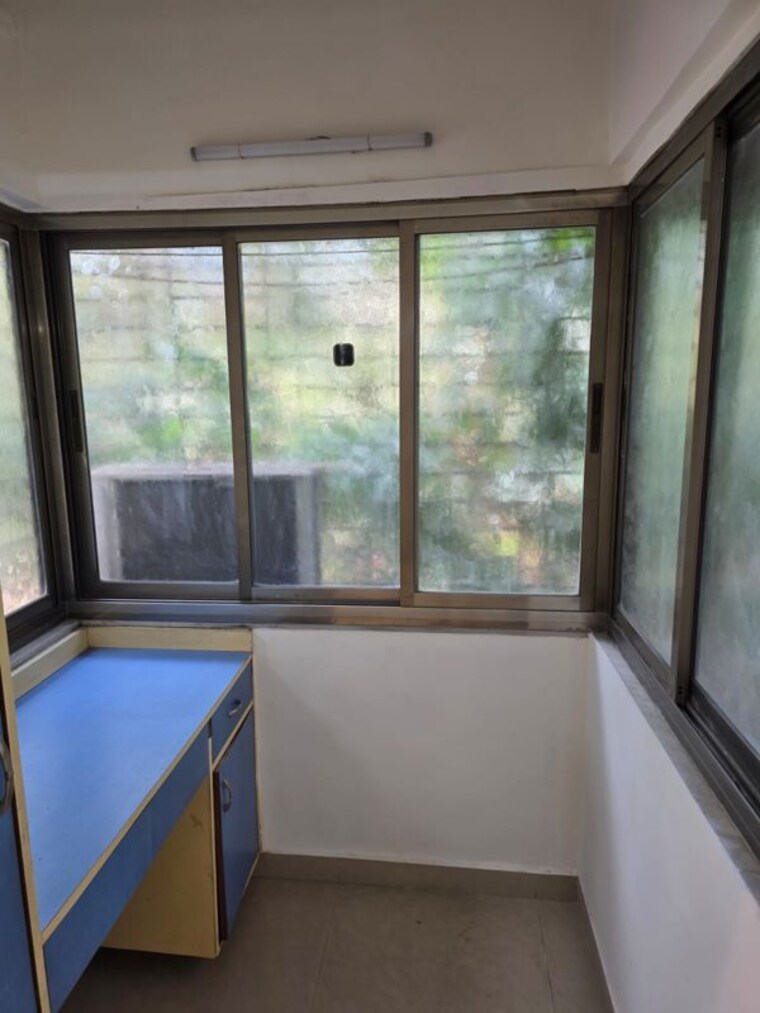 Room, eff-jumbo-darshan-chs 1.5 Bedroom 640 Sq.Ft. Apartment In Andheri East Mumbai 9810926