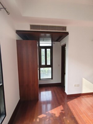 Room in 3 BHK Apartment at Jaypee Greens The Castille, Jaypee Greens – for Rent