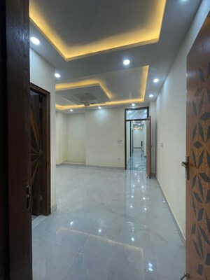 Building Lobby in 3 BHK Builder Floor at Govindpuri – for Sale