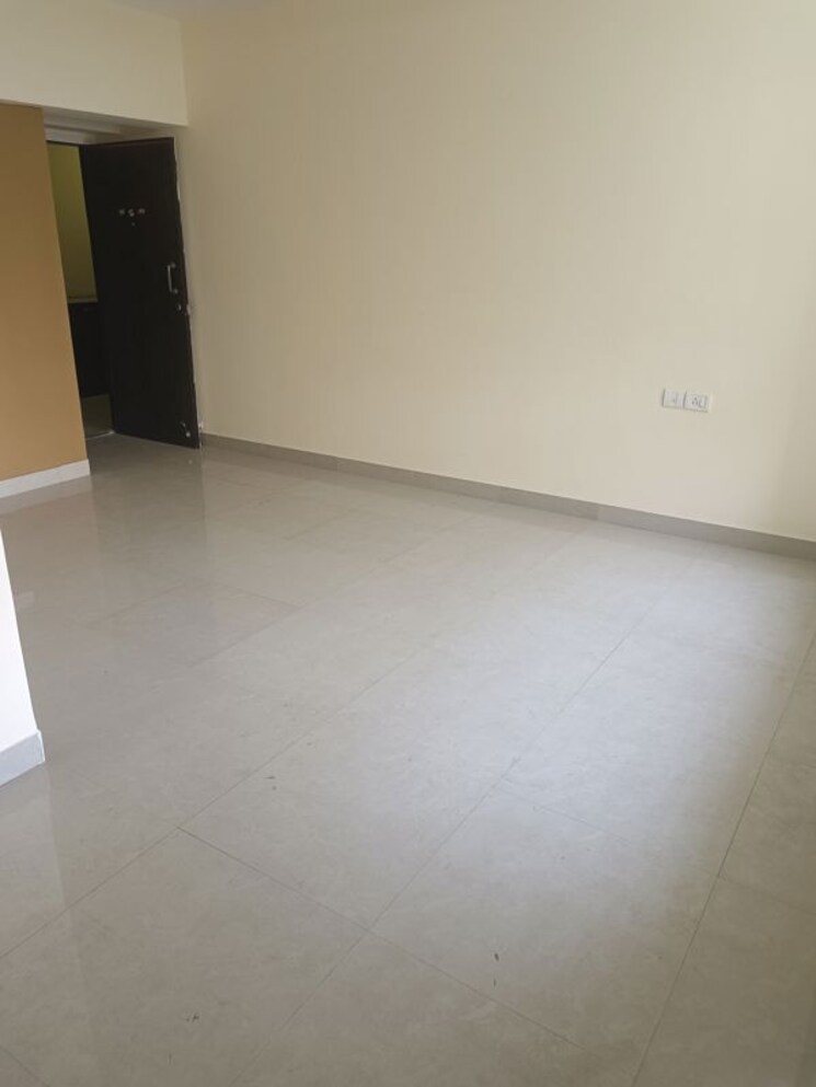 Room, hubtown-greenwoods 2 Bedroom 735 Sq.Ft. Apartment In Vartak Nagar Thane 9810958