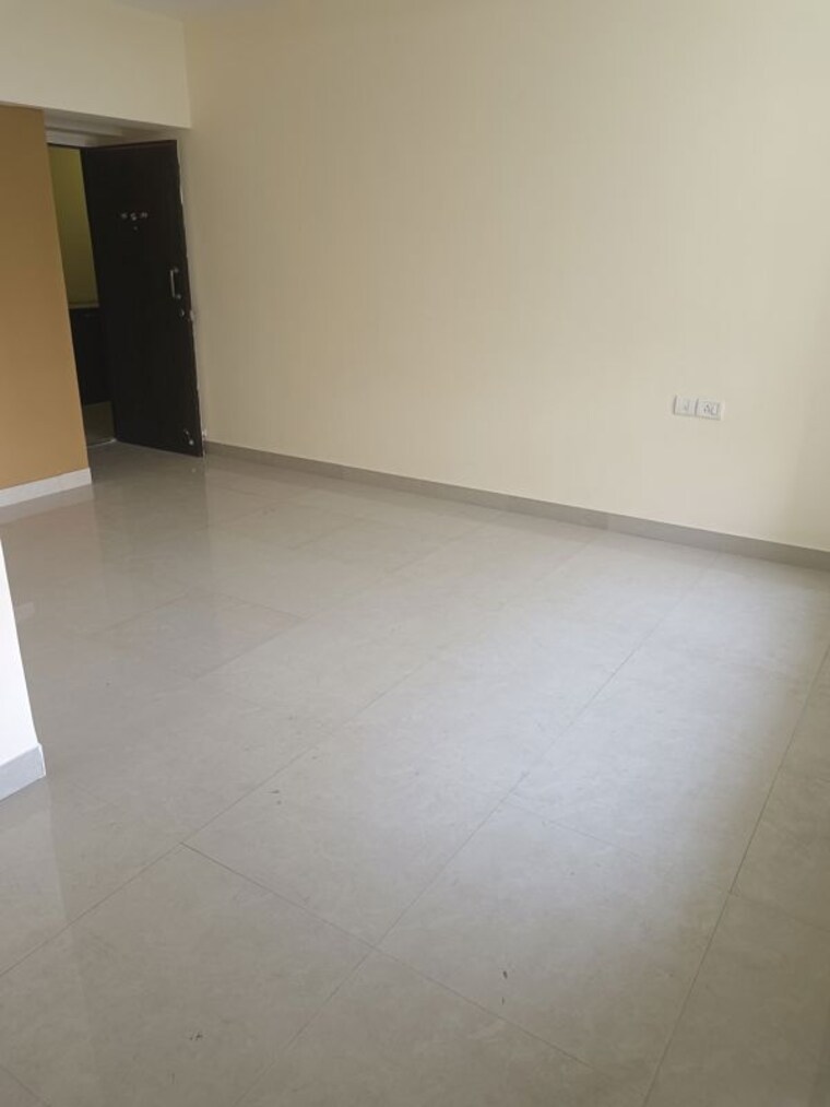 Room, hubtown-greenwoods 2 Bedroom 735 Sq.Ft. Apartment In Vartak Nagar Thane 9810958