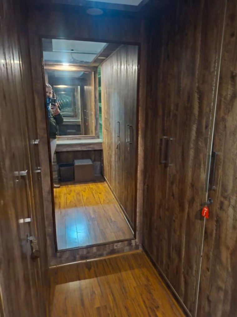 Bedroom, sector 26 6+ Bedroom 288 Sq.Mt. Villa In Sector 26 Noida 9810964