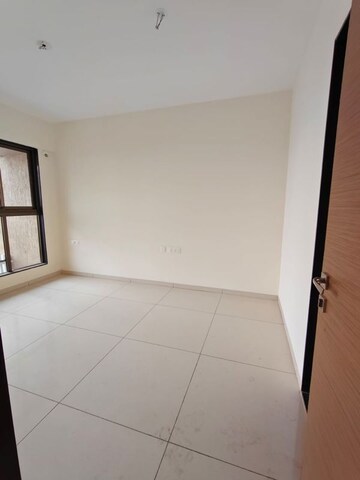 Room in 3 BHK Apartment at Chandak 34 Park Estate, Goregaon West – for Rent