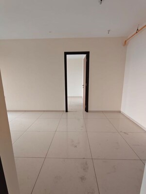 Room in 3 BHK Apartment at Chandak 34 Park Estate, Goregaon West – for Rent