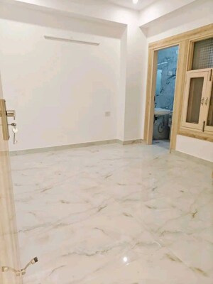 Room in 2 BHK Builder Floor at Chattarpur – for Rent