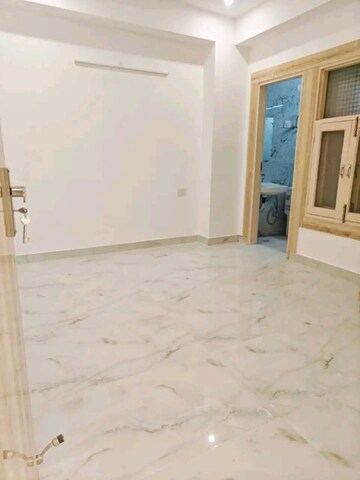 Room in 2 BHK Builder Floor at Chattarpur – for Rent