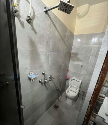 Bathroom in 2 BHK Apartment at Hazratganj – for Rent
