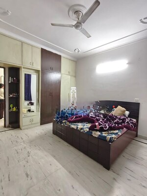 Bedroom in 3 BHK Builder Floor at Sector 46 – for Rent