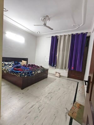 Bedroom in 3 BHK Builder Floor at Sector 39 – for Rent