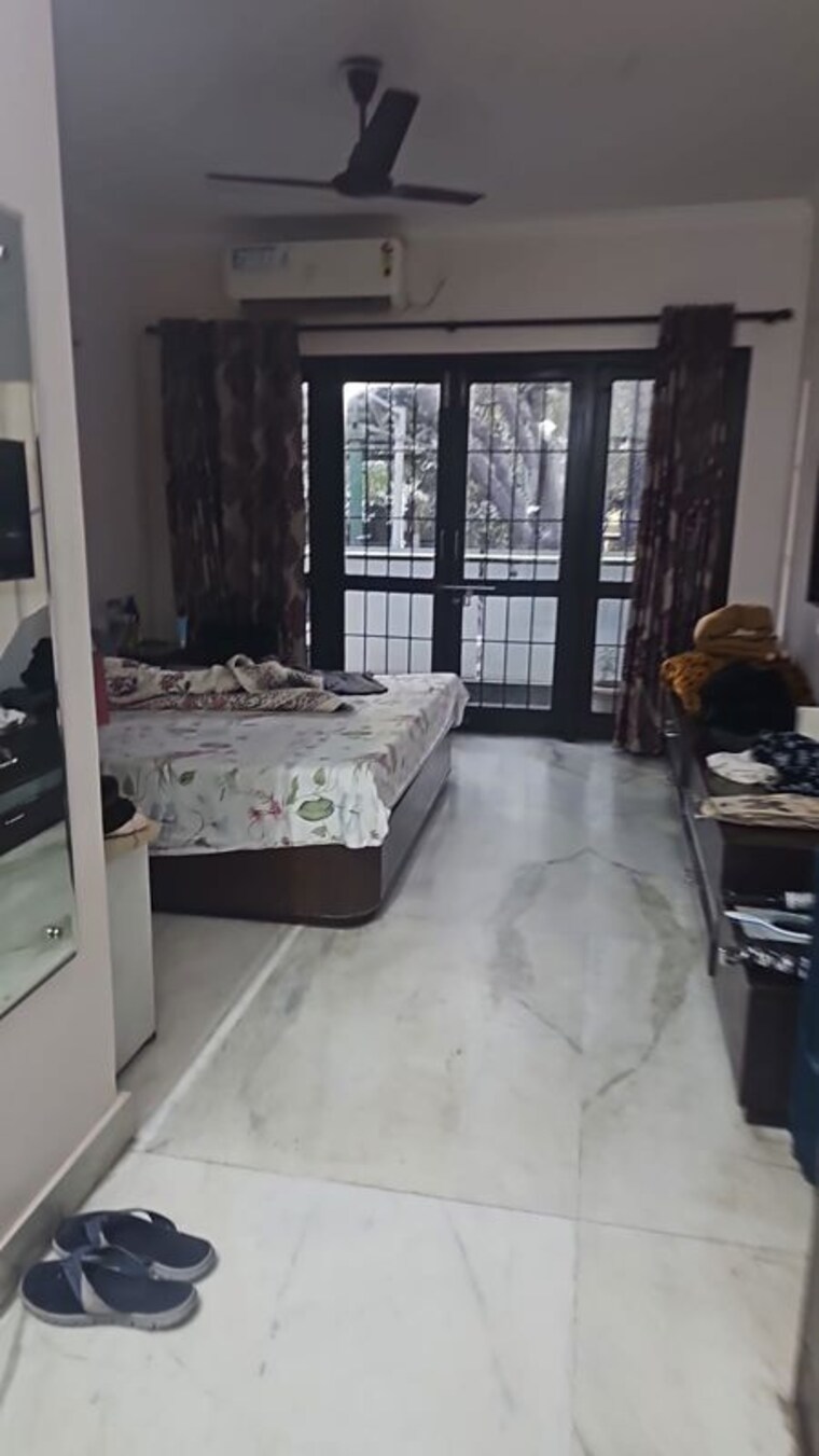 Kitchen, vasant kunj 3 Bedroom 2200 Sq.Ft. Apartment In Vasant Kunj Delhi 9811057