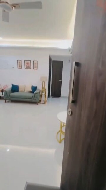 Furnished Amenities in 2 BHK Apartment at Dev Leo Tower, Oshiwara – for Rent