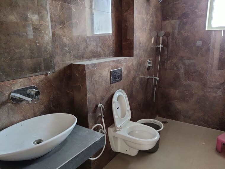 Bathroom, skyline-park 3 Bedroom 1800 Sq.Ft. Apartment In Vip Road Zirakpur 9811139