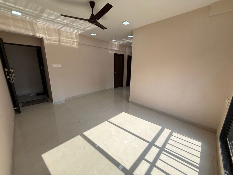Room, cementers-tavisa 2 Bedroom 580 Sq.Ft. Apartment In Malad West Mumbai 9811140