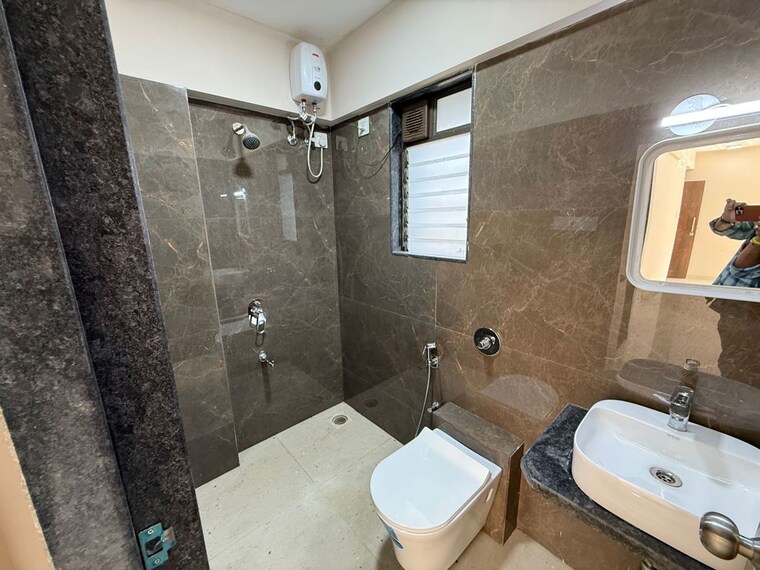 Bathroom, cementers-tavisa 2 Bedroom 580 Sq.Ft. Apartment In Malad West Mumbai 9811140