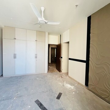 Bathroom in 3 BHK Apartment at Aurobindo Kohinoor, Kothaguda – for Rent