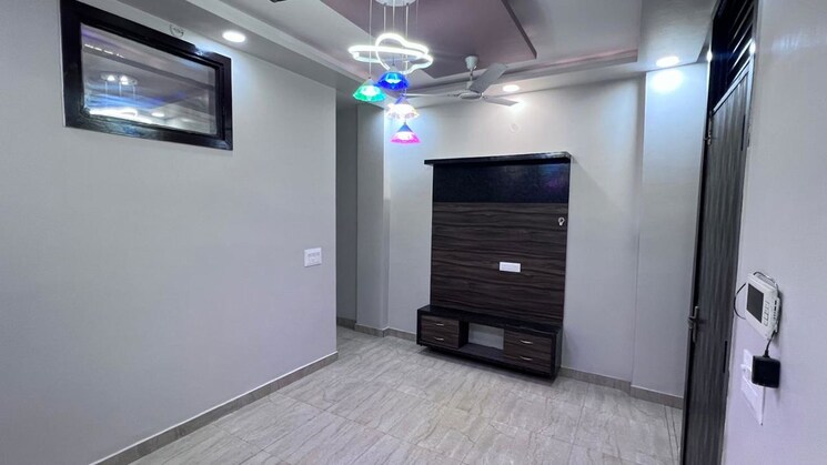 Living Room, raj nagar 3 Bedroom 95 Sq.Yd. Builder Floor In Raj Nagar Delhi 9811078