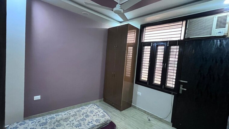 Bedroom, raj nagar 3 Bedroom 95 Sq.Yd. Builder Floor In Raj Nagar Delhi 9811078