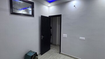 Furnished Amenities in 3 BHK Builder Floor at Raj Nagar – for Sale