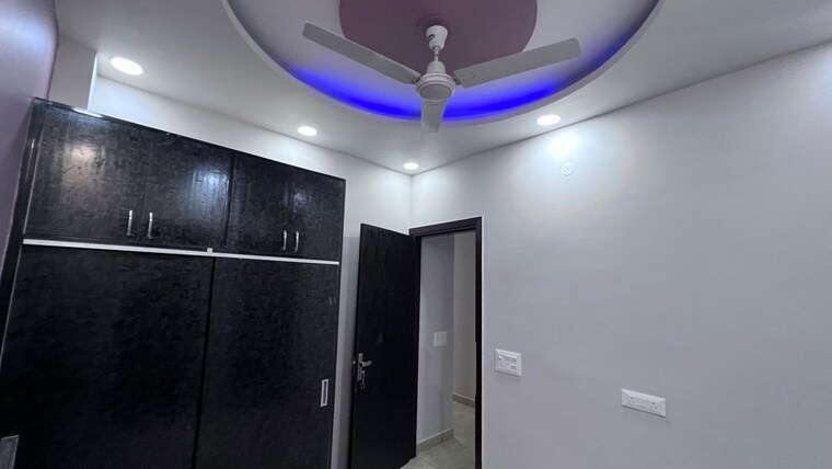 Room, raj nagar 3 Bedroom 95 Sq.Yd. Builder Floor In Raj Nagar Delhi 9811078