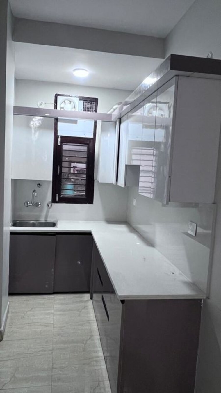 Kitchen, raj nagar 3 Bedroom 95 Sq.Yd. Builder Floor In Raj Nagar Delhi 9811078