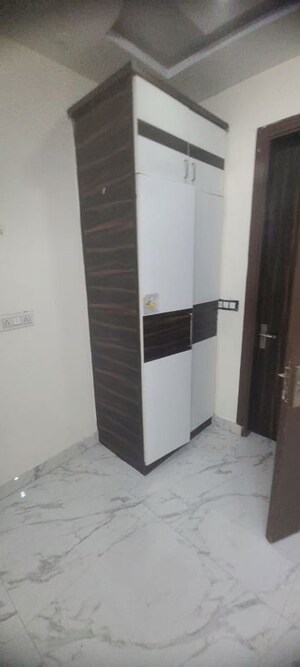 Master Bedroom in 1 BHK Builder Floor at Vishwas Park – for Sale