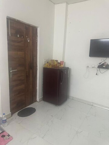 Furnished Amenities in 3 BHK Builder Floor at Sushant Tower, Sector 56 – for Rent