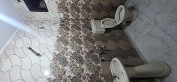 Team Area in 3 BHK Builder Floor at Vishwas Park – for Sale