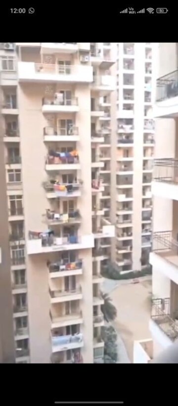 Floor Plan in 2.5 BHK Apartment at JM Florance, Tech Zone 4 Greater Noida – for Sale