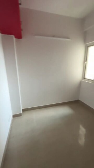 Room in 2.5 BHK Apartment at Fusion Homes, Tech Zone 4 Greater Noida – for Sale