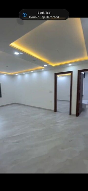 Room in 3 BHK Apartment at Pitampura – for Sale