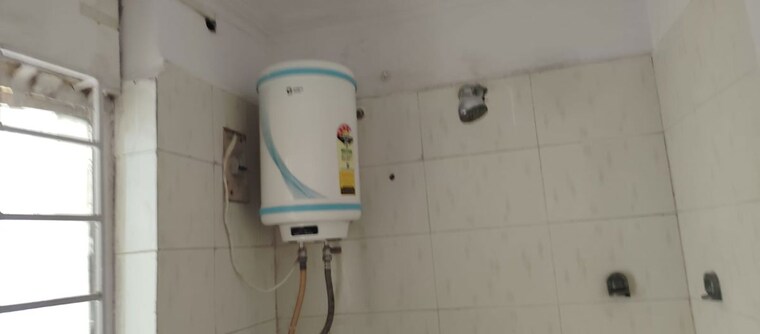 Bathroom, vasant kunj 1 Bedroom 650 Sq.Ft. Apartment In Vasant Kunj Delhi 9811290