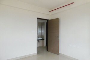 Room in 2 BHK Apartment at The Wadhwa The Address, Ghatkopar West – for Rent