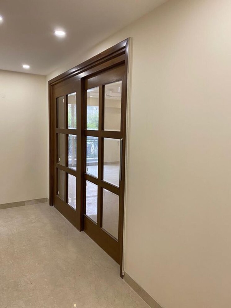 Room, safdarjung enclave 4 Bedroom 500 Sq.Yd. Builder Floor In Safdarjung Enclave Delhi 9811315