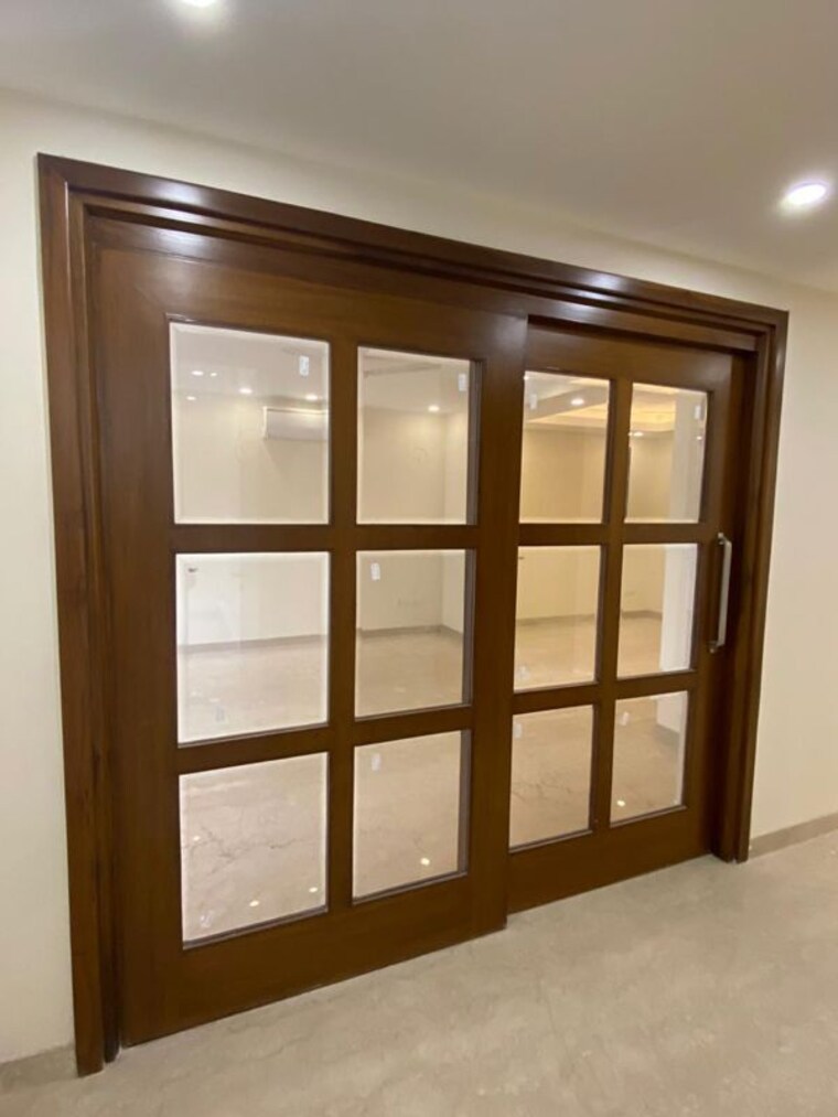 Room, safdarjung enclave 4 Bedroom 500 Sq.Yd. Builder Floor In Safdarjung Enclave Delhi 9811315