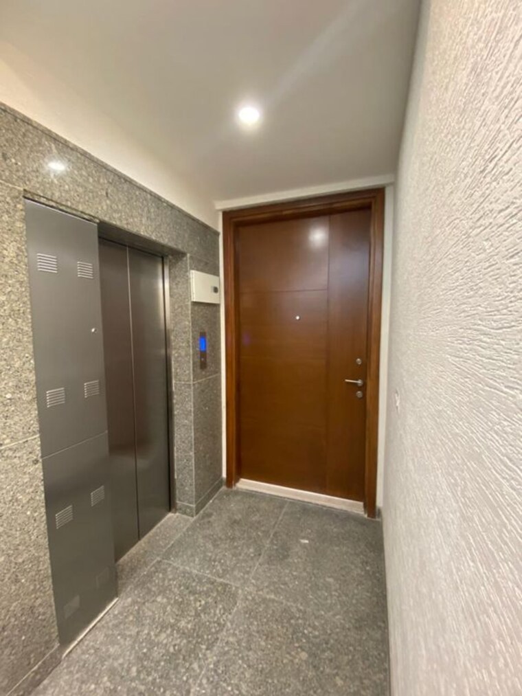 Room, safdarjung enclave 4 Bedroom 500 Sq.Yd. Builder Floor In Safdarjung Enclave Delhi 9811315