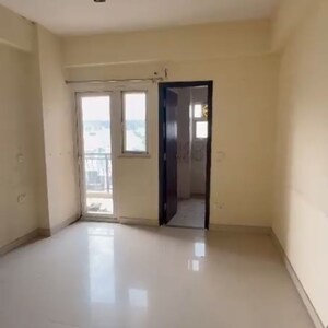 Room in 3 BHK Apartment at Oxirich Avenue, Ahinsa Khand 2 – for Rent