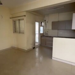 3 BHK Apartment For Rent in Oxirich Avenue