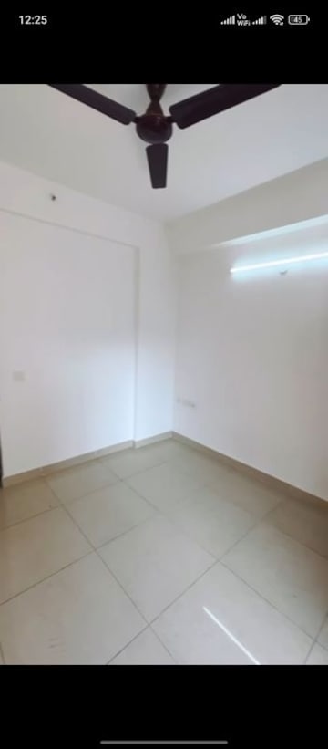 Room in 2 BHK Apartment at Ajnara Le Garden, Sector 16b Greater Noida – for Sale